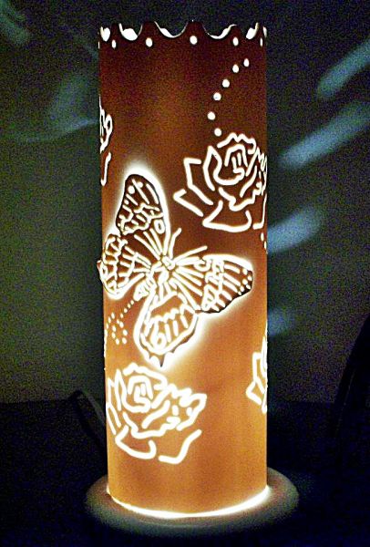 Luminária Tema: Borboleta sobre rosas ref: 02